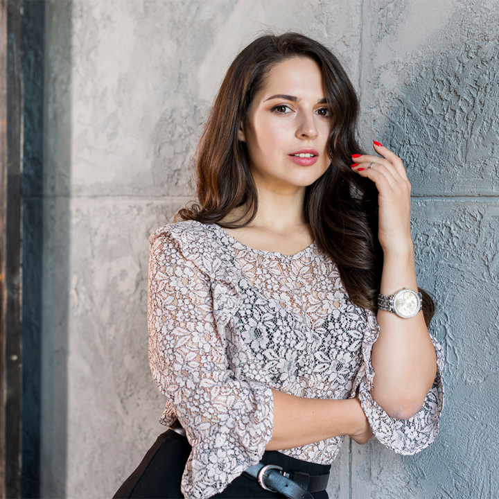 From Desk to Dinner: Style That Works Anywhere